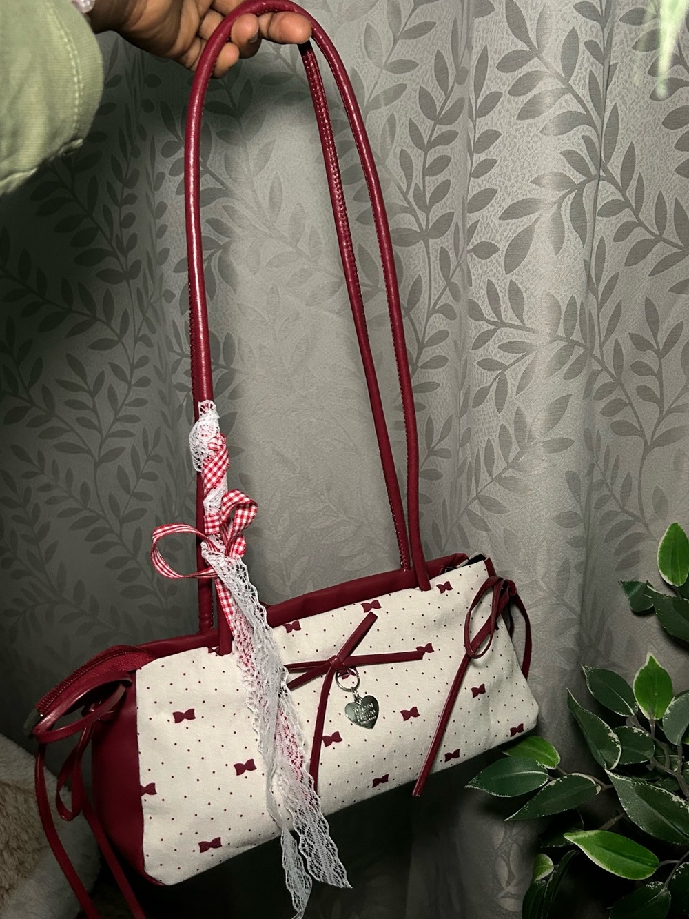 Women’s Red and Cream Bow-Print Shoulder Bag